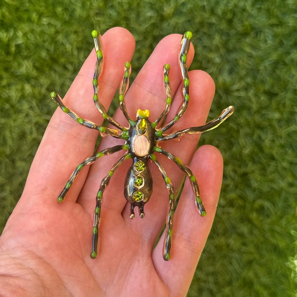 Spider Brooch Insect Jewelry Pin - Picture 2 of 5